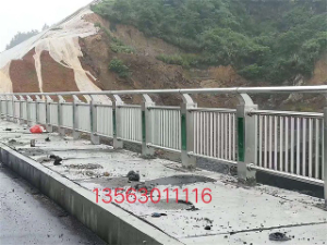 橋梁護(hù)欄防撞